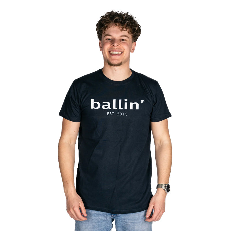 Modische T-Shirts mit Logo